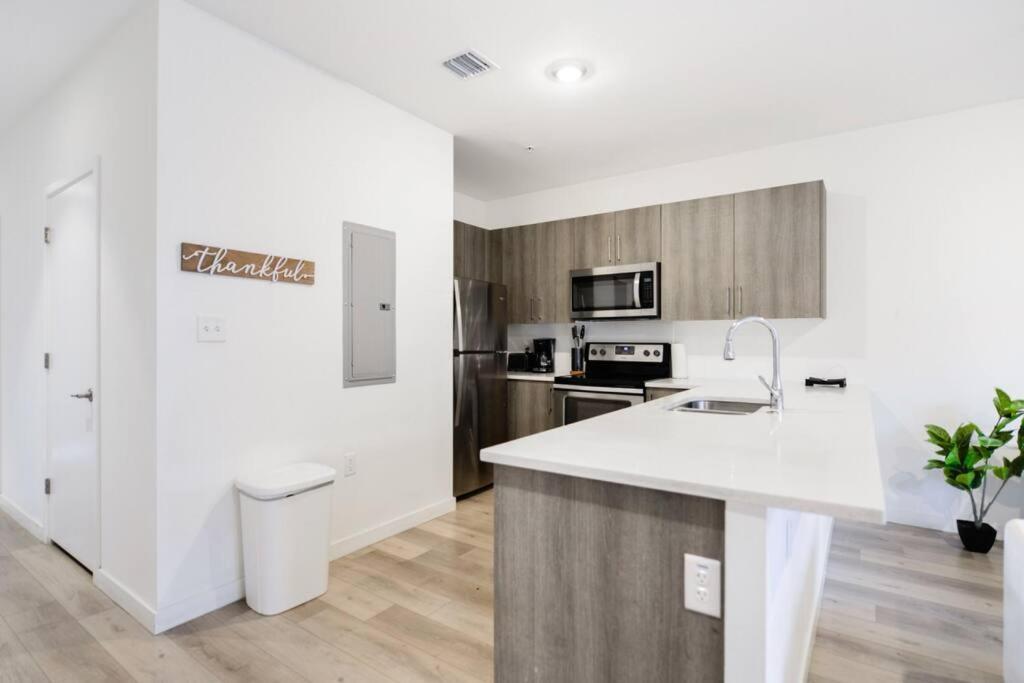 Fantastic Townhouse 15Minutes From The Beach Miami Exterior photo